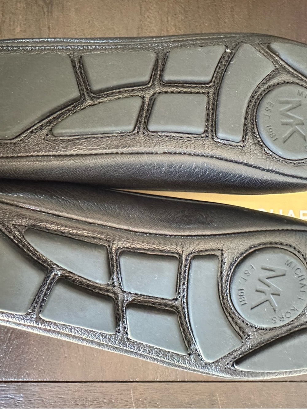 Michael Kors - Fulton Moccasin Black Leather Flats - Picture 5 of 6